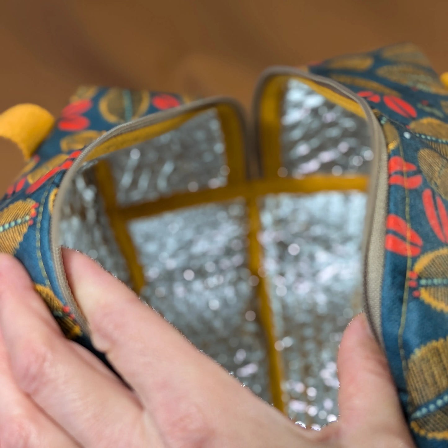 Lunch bag isotherme, tissu life style fond bleu Po'fil