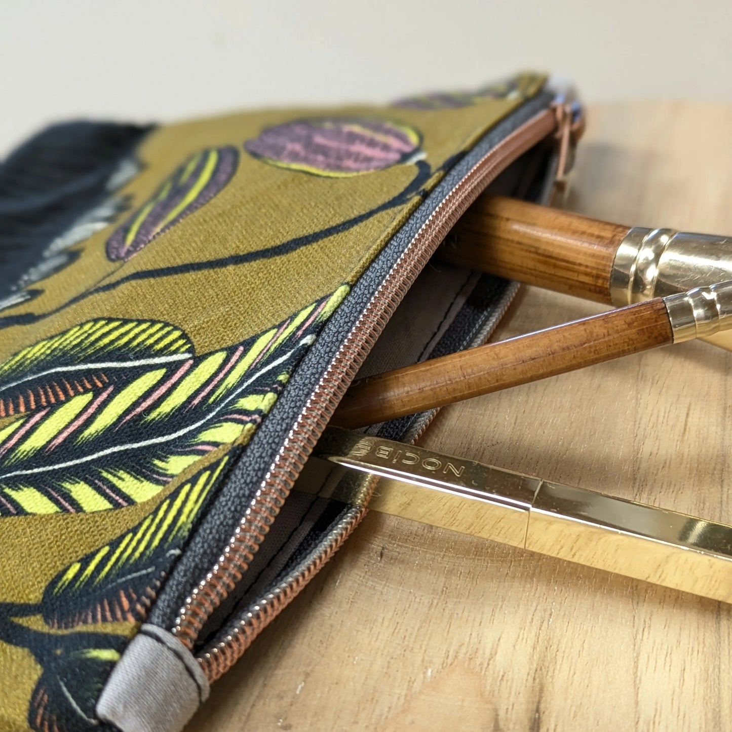 Pochette plate velours côtelé noir Po'fil