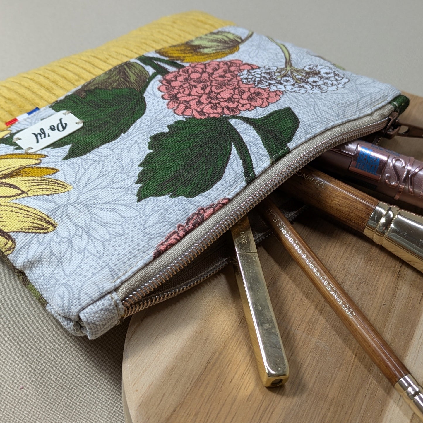 Pochette plate velours côtelé jaune moutarde Po'fil