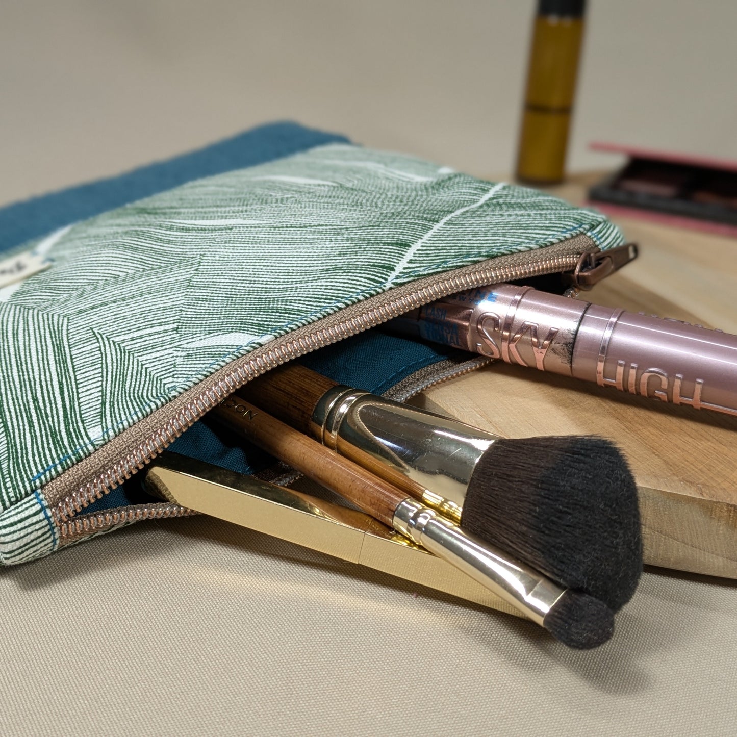 Pochette plate velours côtelé bleu vert Po'fil