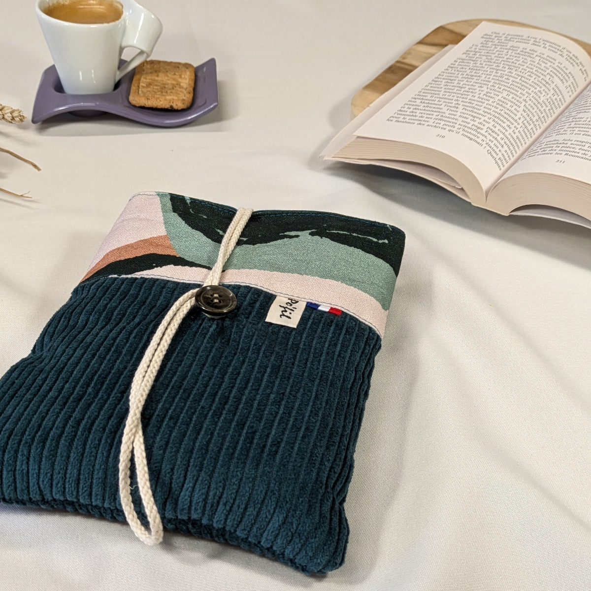 Petite pochette à livre, velours côtelé bleu vert Po'fil