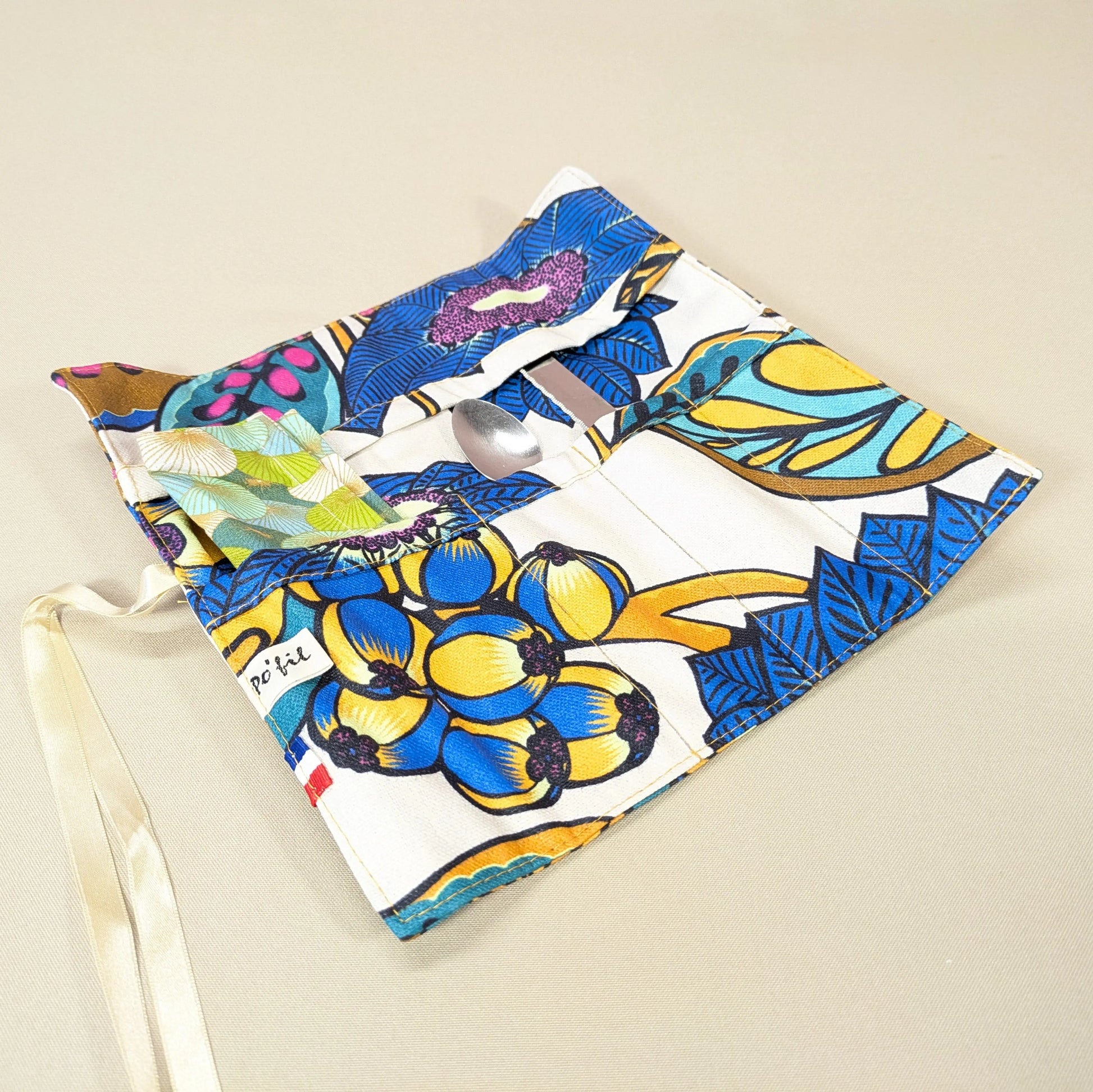 Pochette à couverts, tissu Garden land multicolore fond crème Po'fil