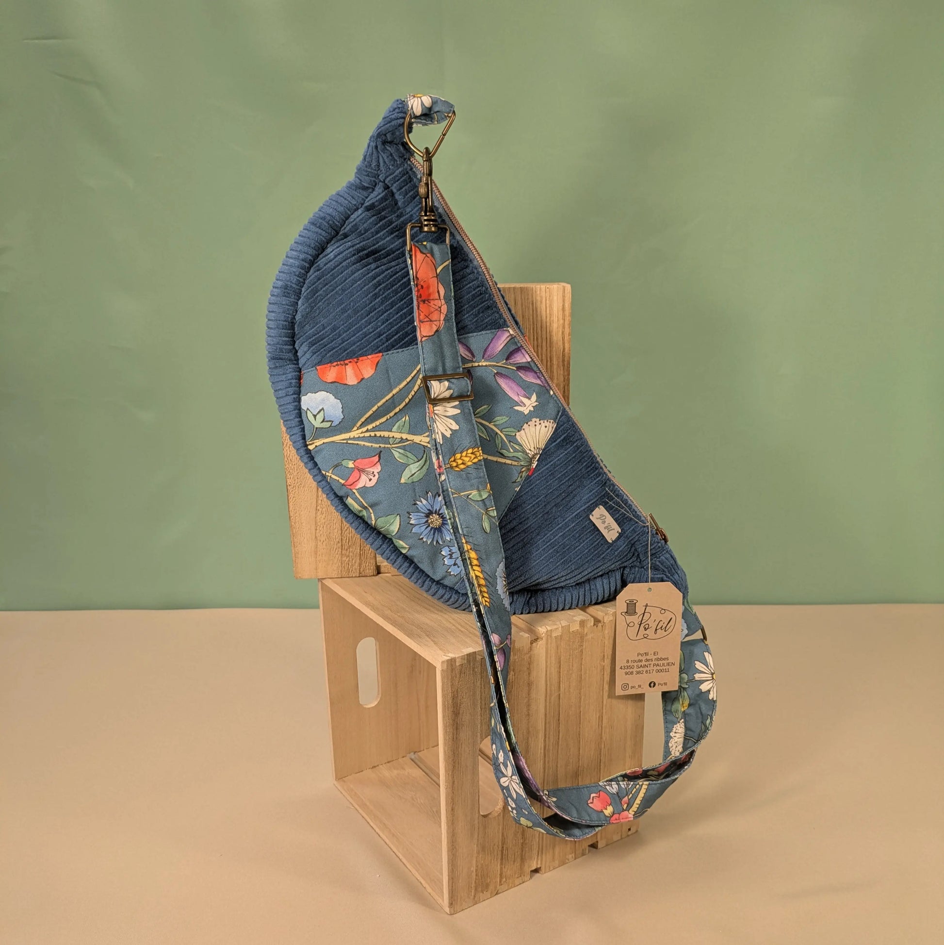 Sac demi-lune velours côtelé indigo Po'fil