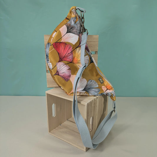 Sac demi-lune velours ras, tissu Céline fond cumin Po'fil