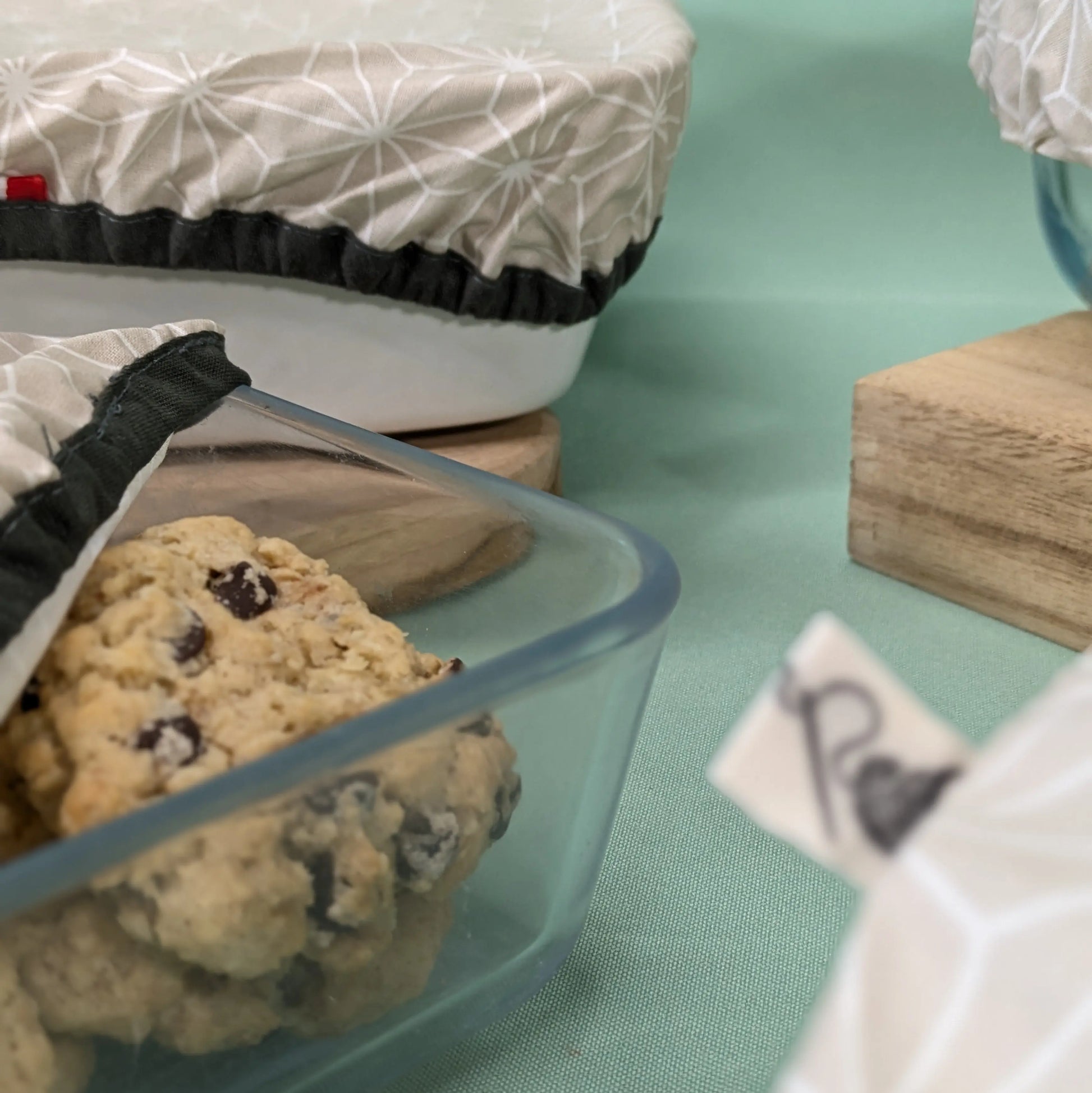 Couvre plat, tissu Graphique gris Po'fil