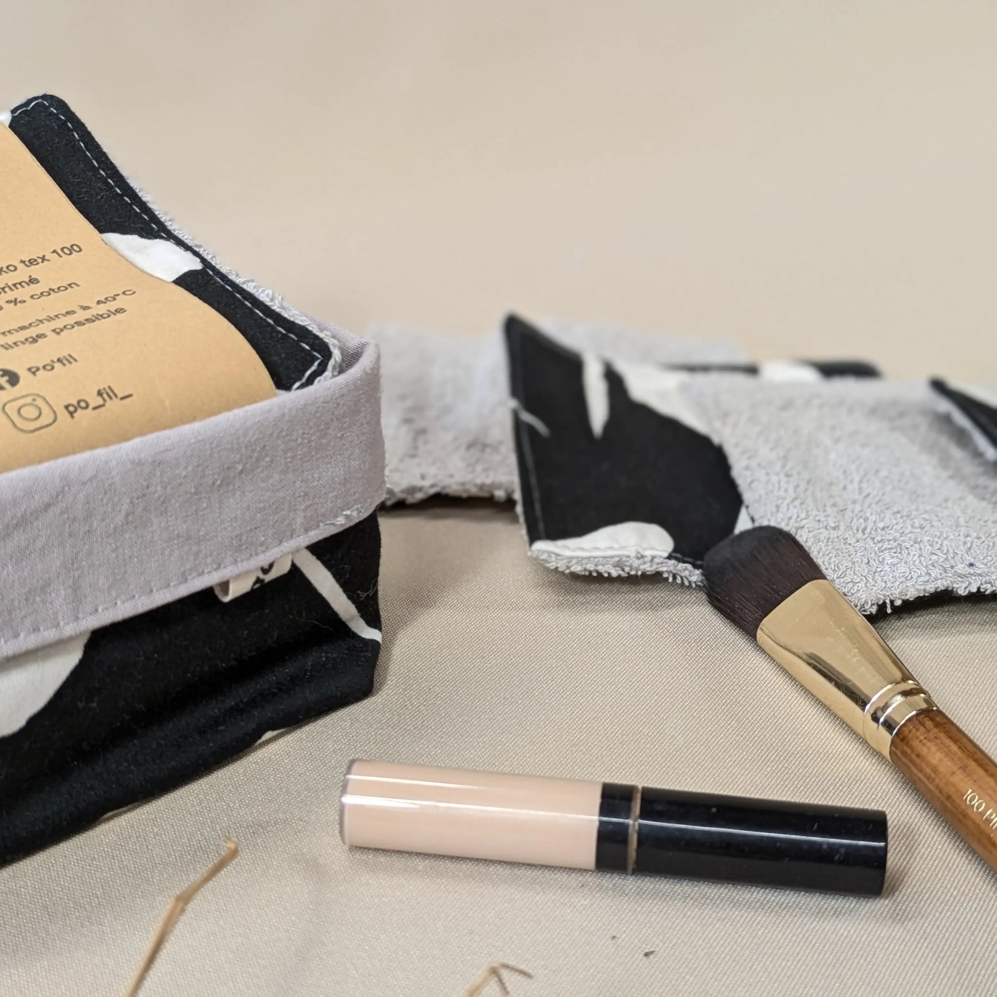 Panière de 10 lingettes lavables, tissu noir et blanc abstrait Po'fil