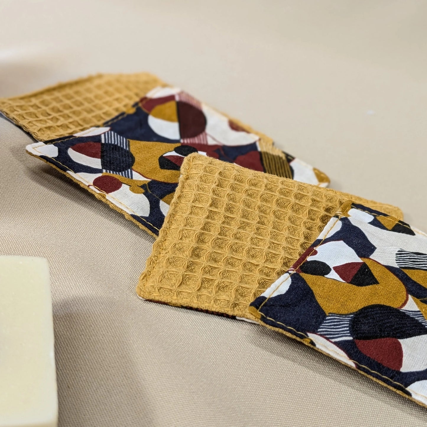 Panière de 10 lingettes lavables nid d'abeille, tissu Miklos et Po'fil