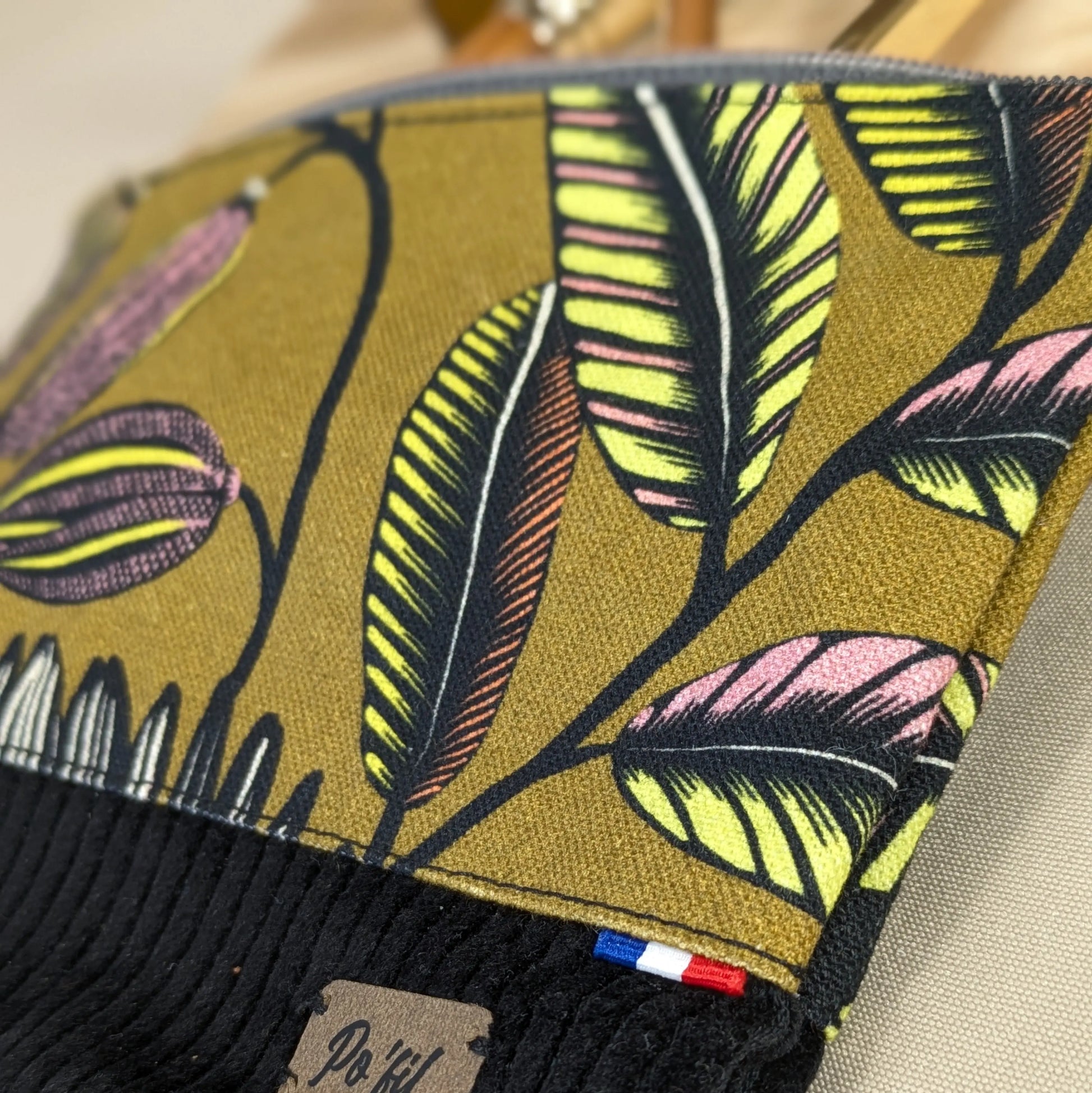 Pochette plate velours côtelé noir Po'fil