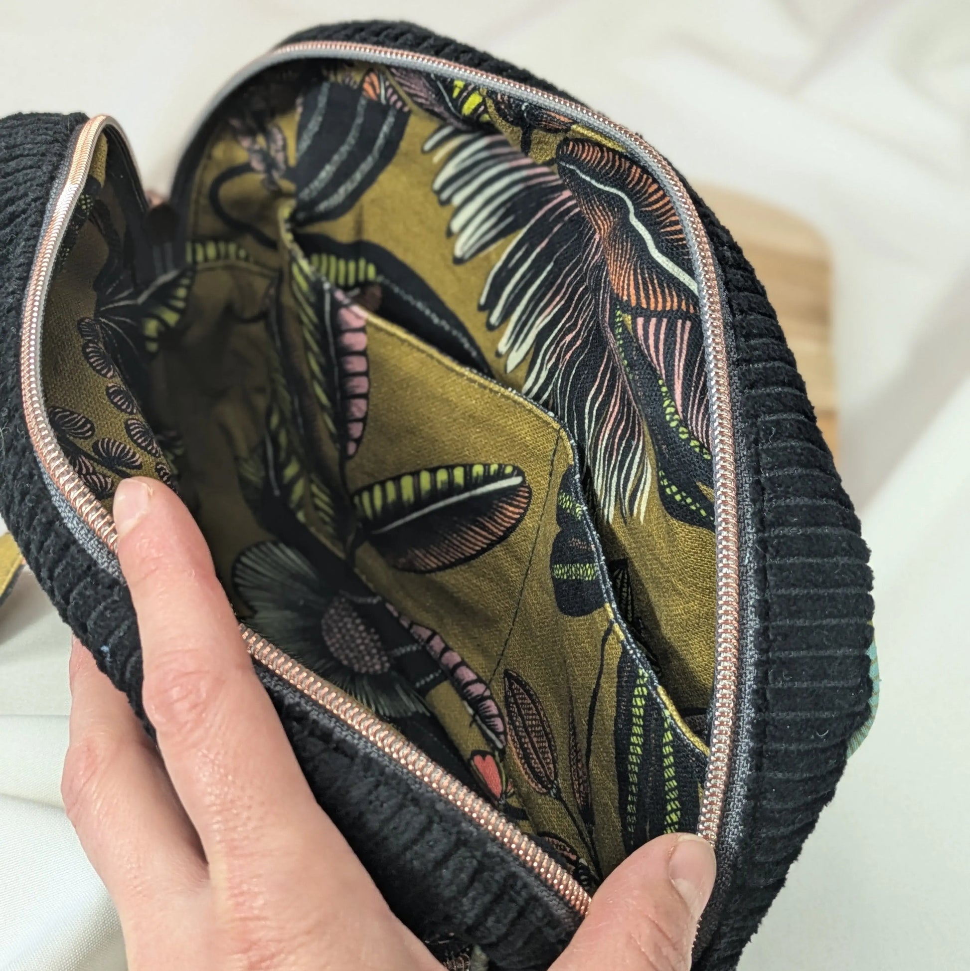 Sac besace en velours côtelé bleu noir Po'fil