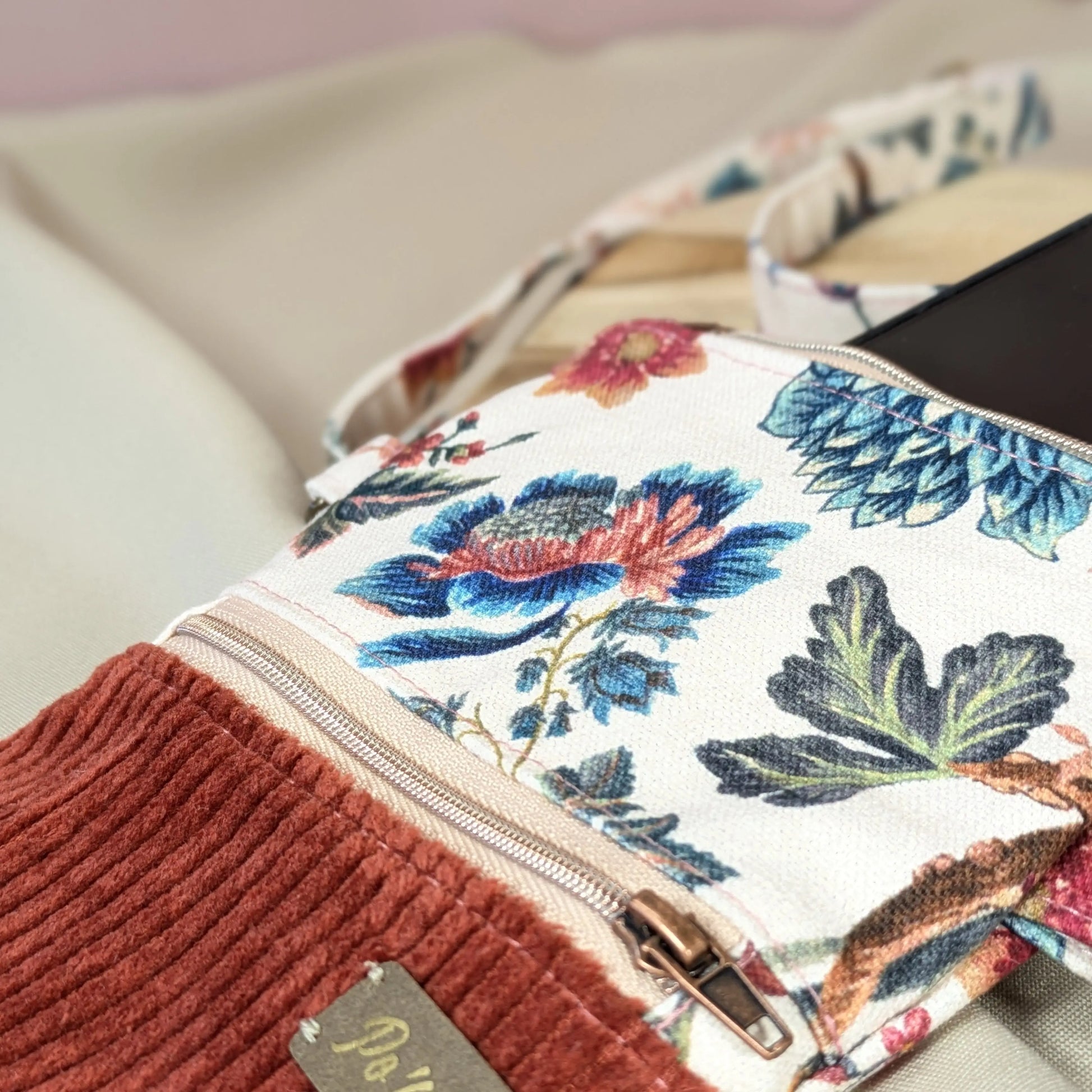 Pochette téléphone velours brique Po'fil