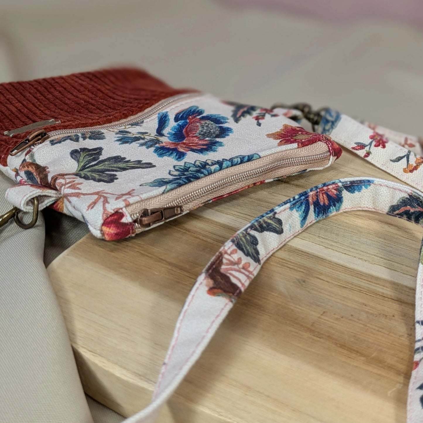 Pochette téléphone velours brique Po'fil