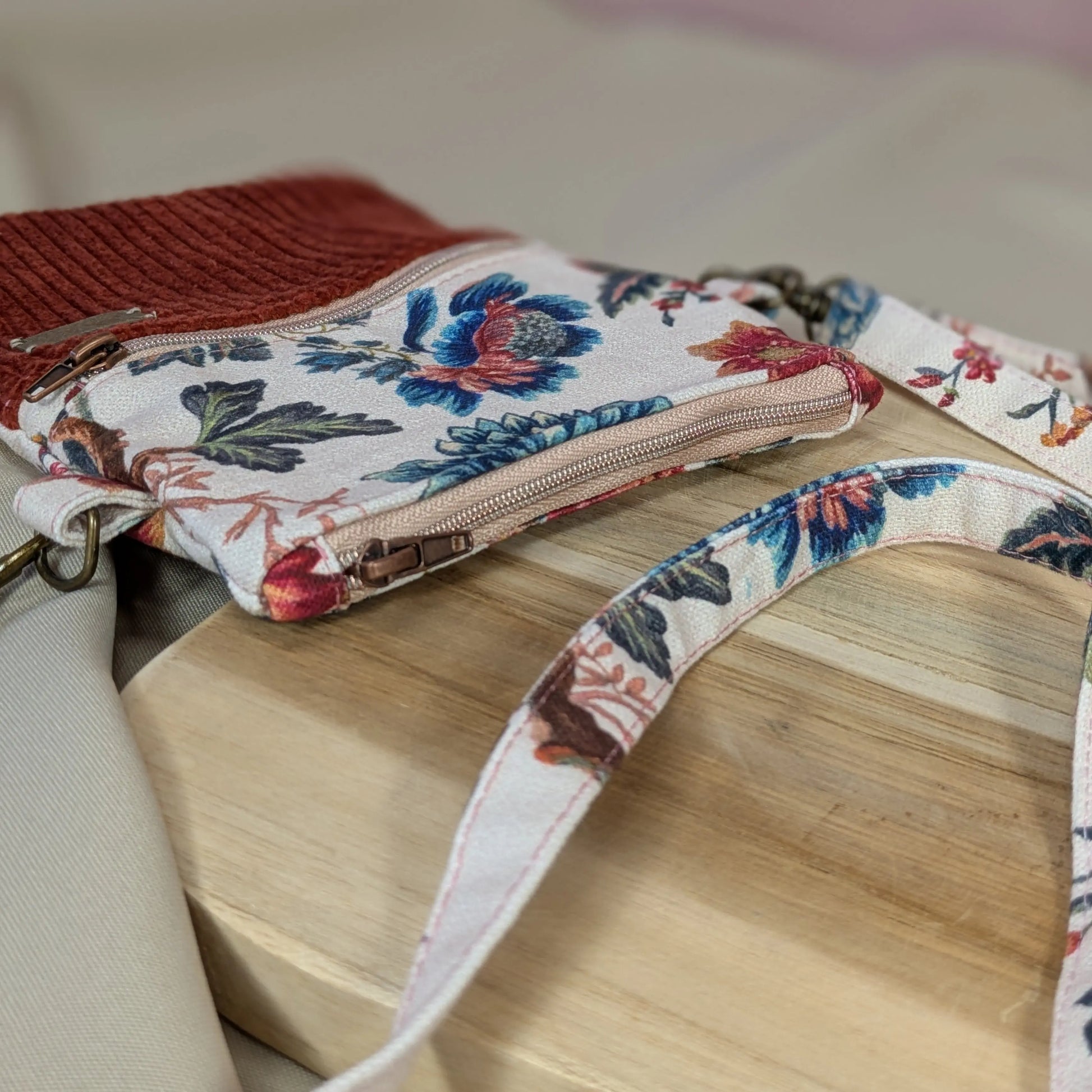 Pochette téléphone velours brique Po'fil