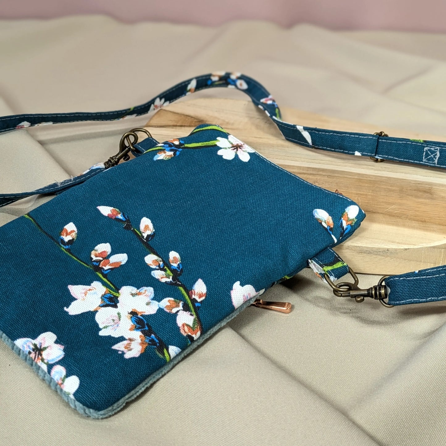 Pochette téléphone velours menthe Po'fil