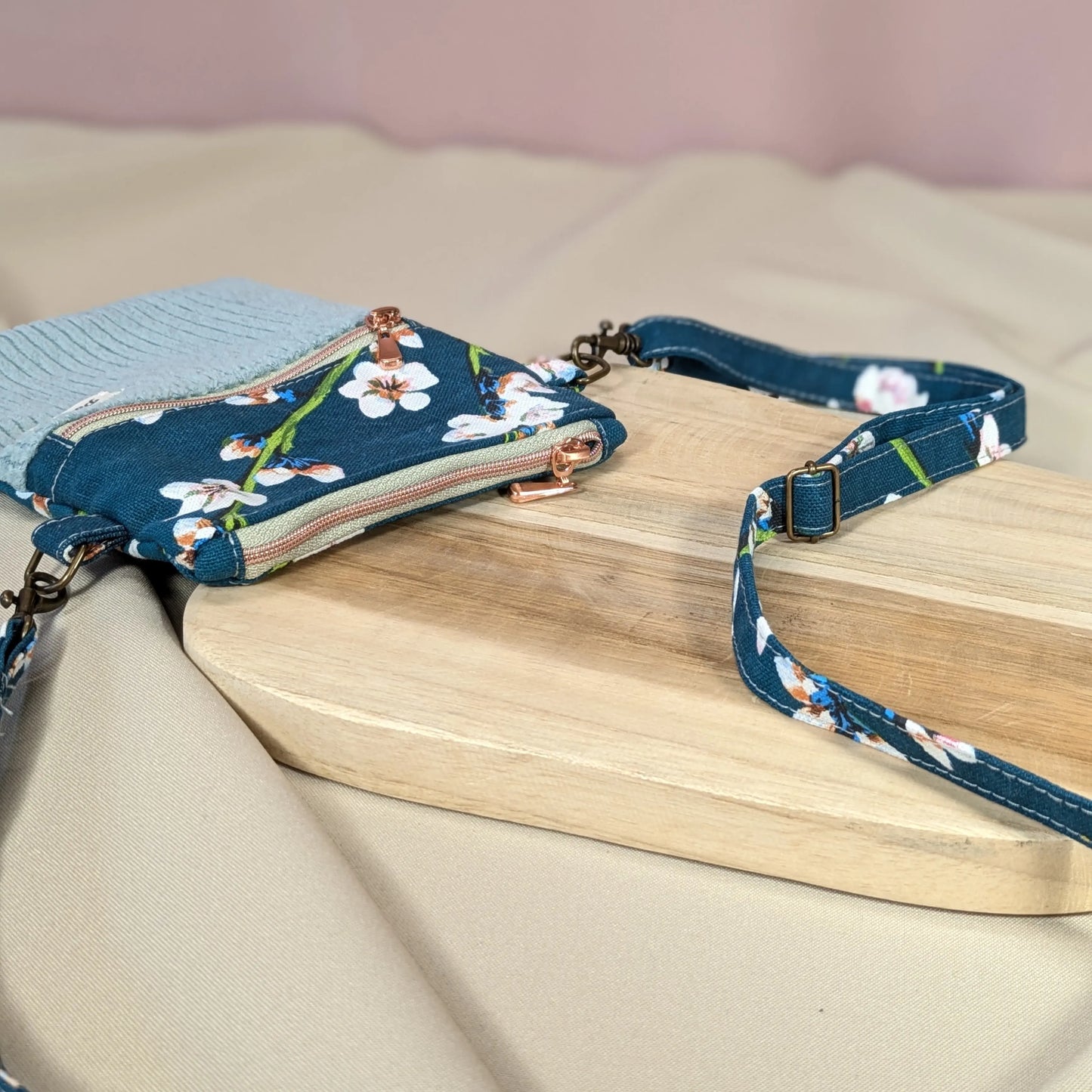 Pochette téléphone velours menthe Po'fil