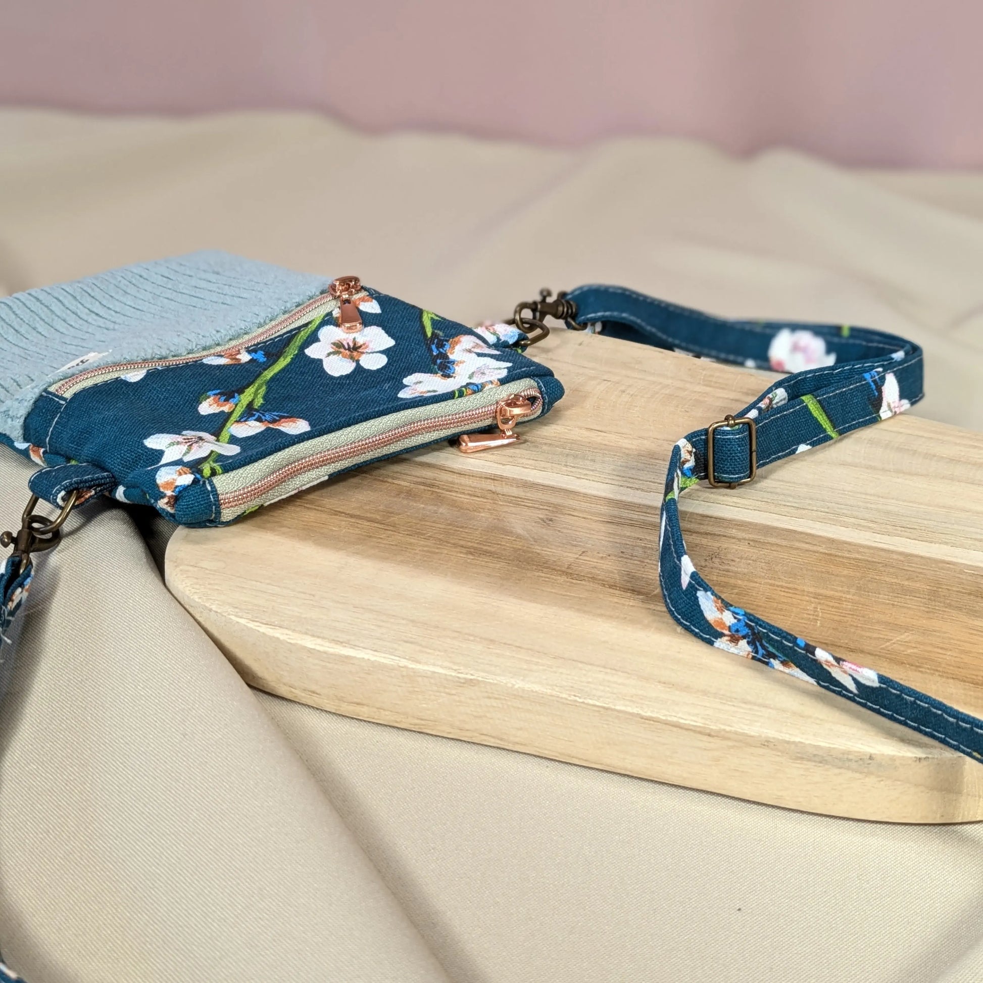 Pochette téléphone velours menthe Po'fil