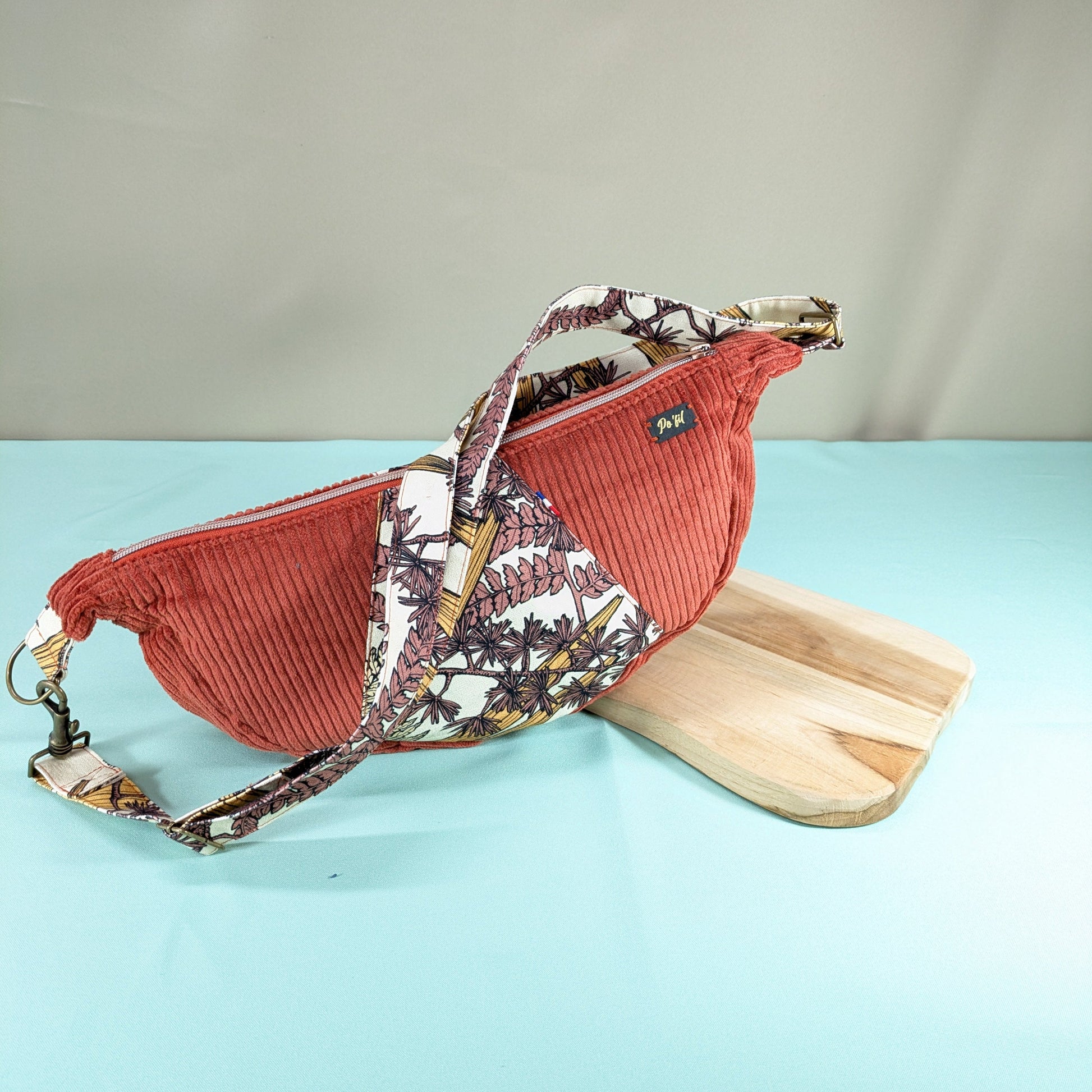 Sac demi-lune velours côtelé brique Po'fil