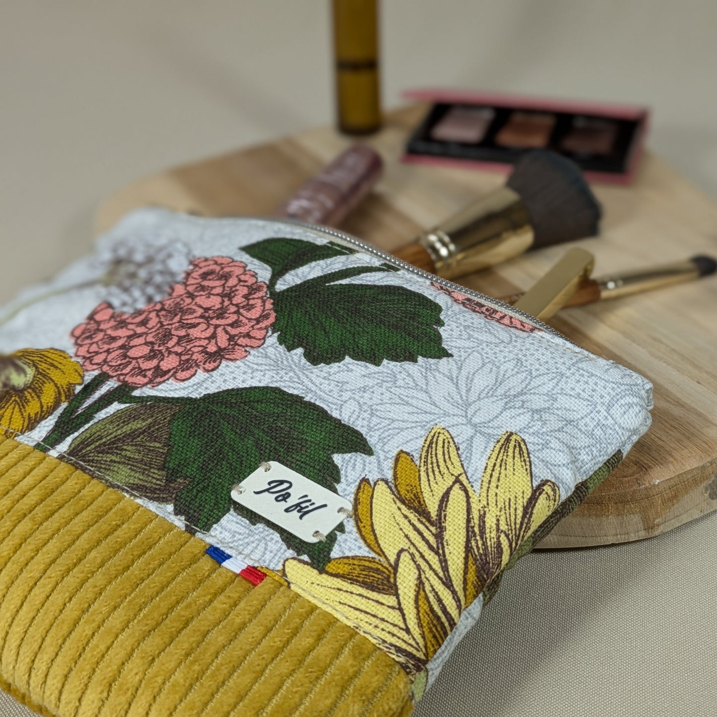 Pochette plate velours côtelé jaune moutarde Po'fil