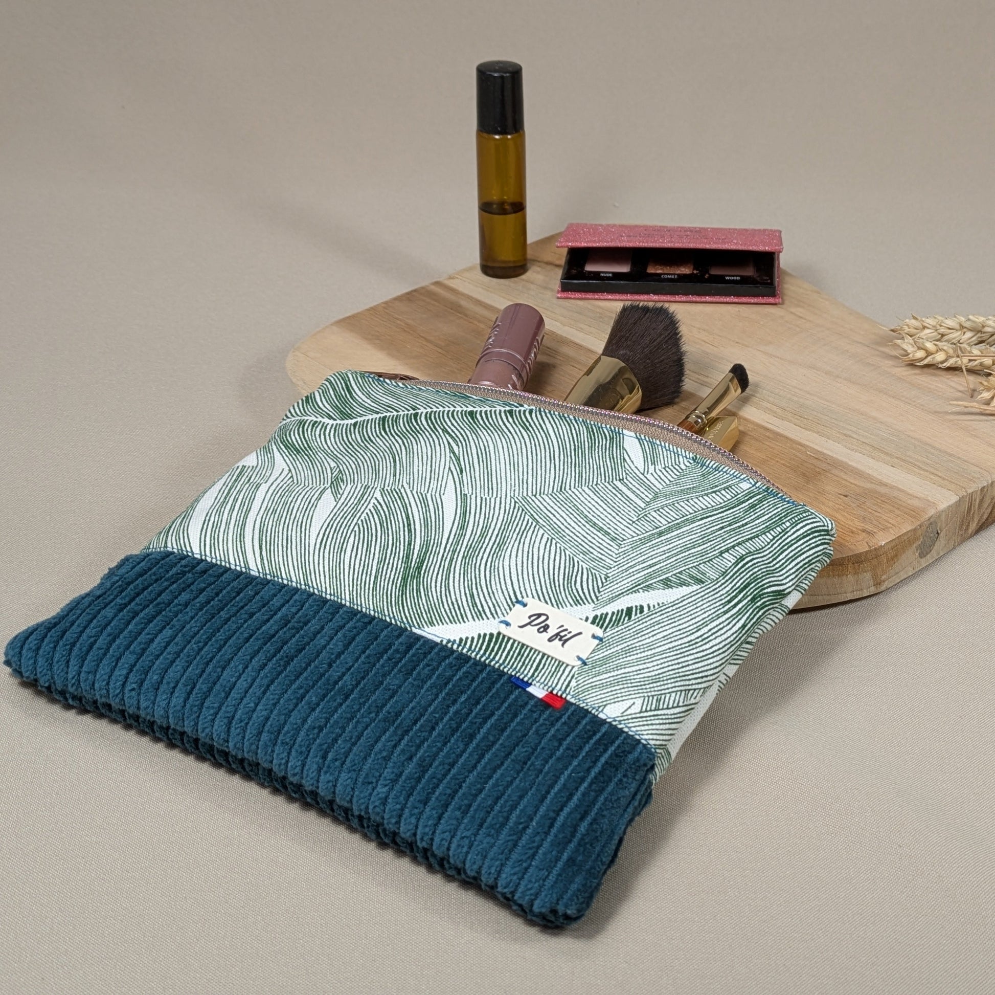 Pochette plate velours côtelé bleu vert Po'fil