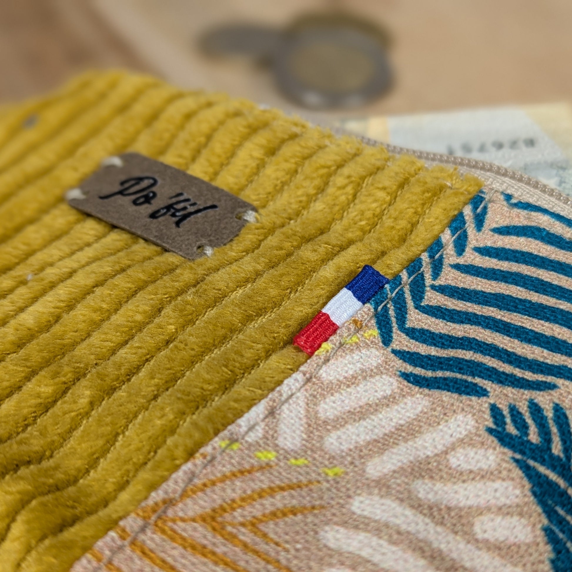 Porte monnaie en velours côtelé jaune moutarde Po'fil