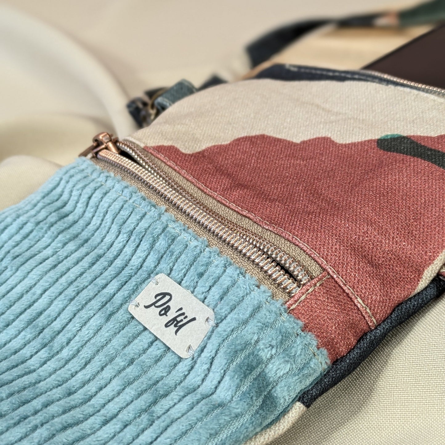 Pochette téléphone bandoulière, velours vert menthe Po'fil