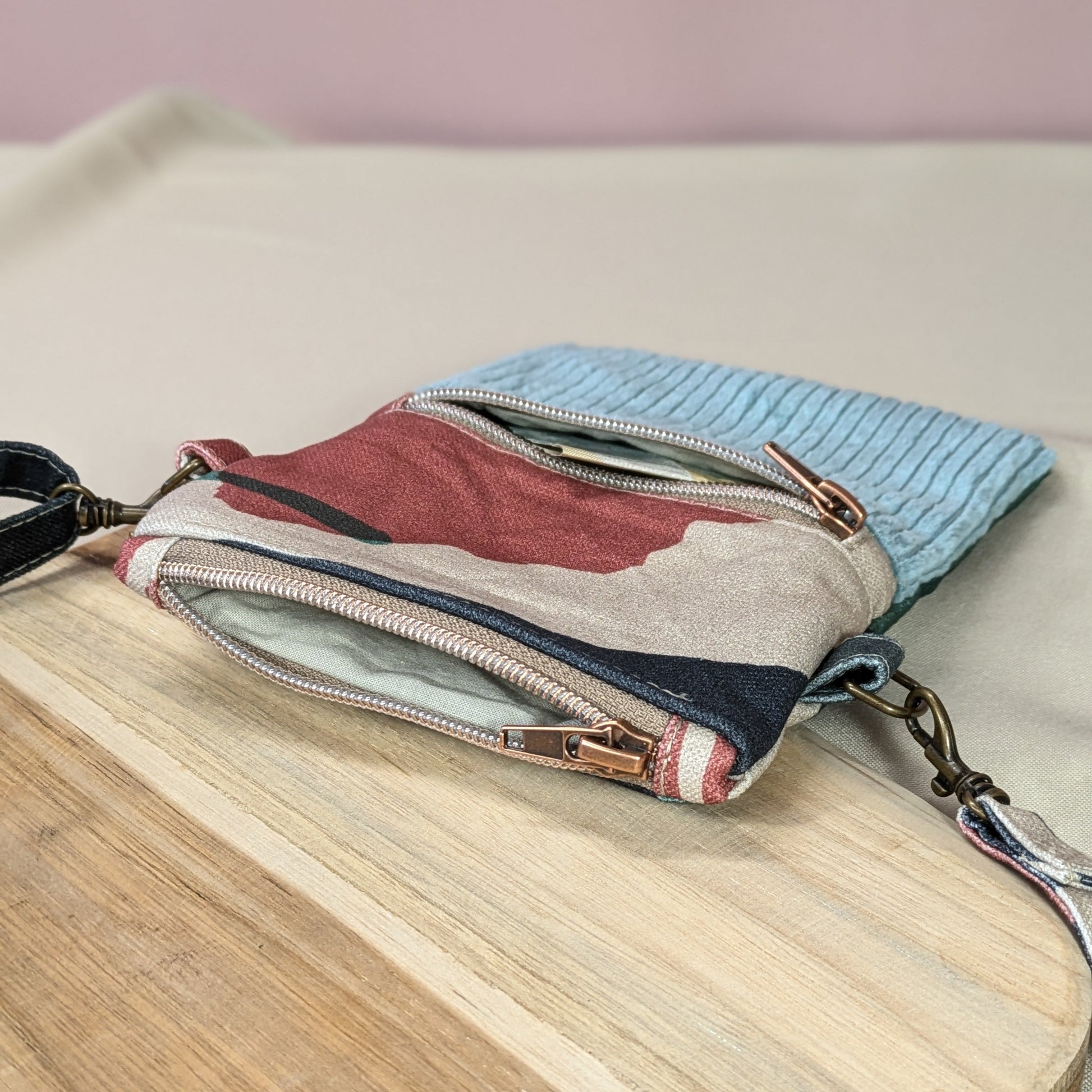 Pochette téléphone bandoulière, velours vert menthe Po'fil