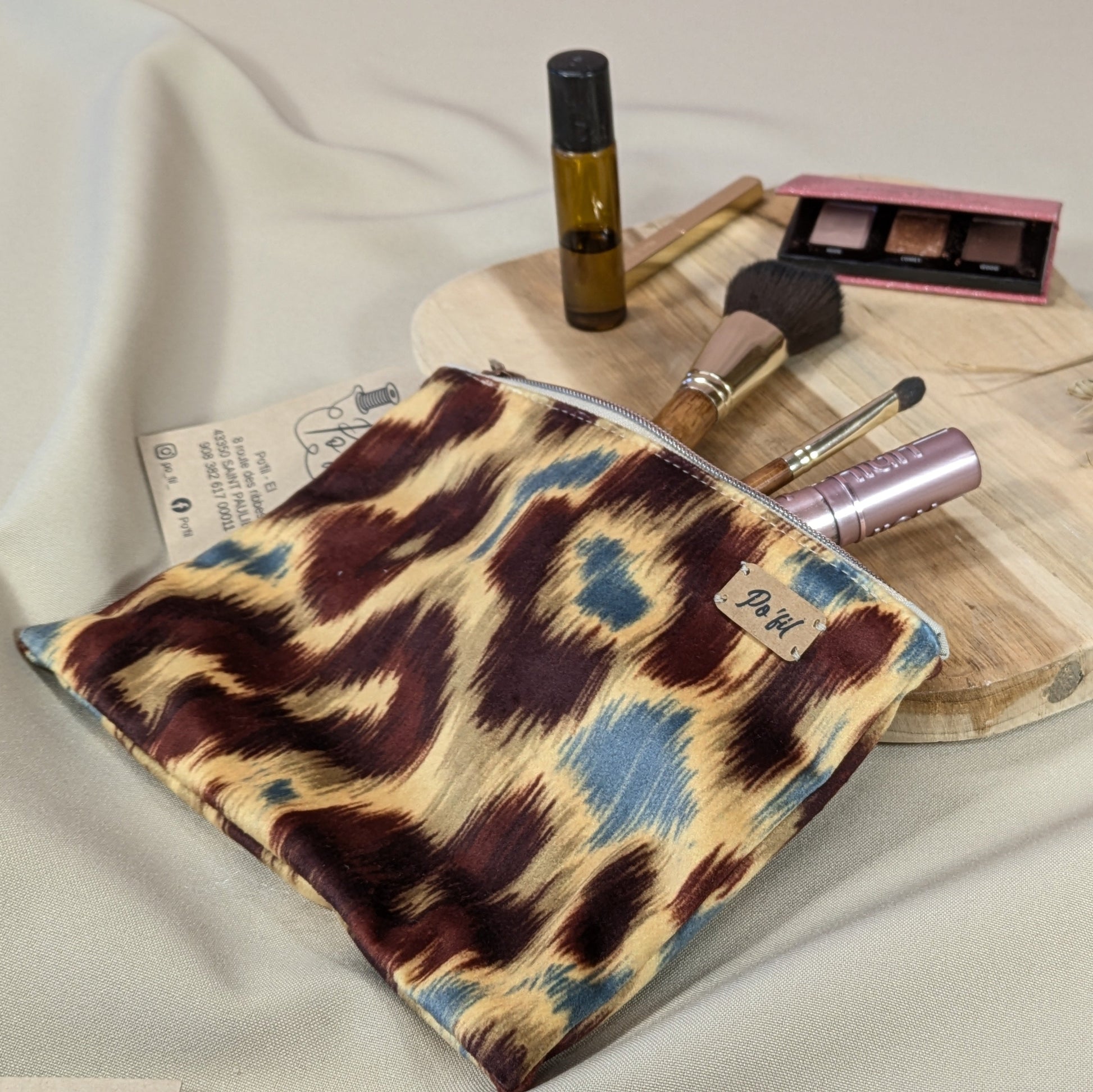 Pochette plate velours ras Big Leop fond ocre Po'fil