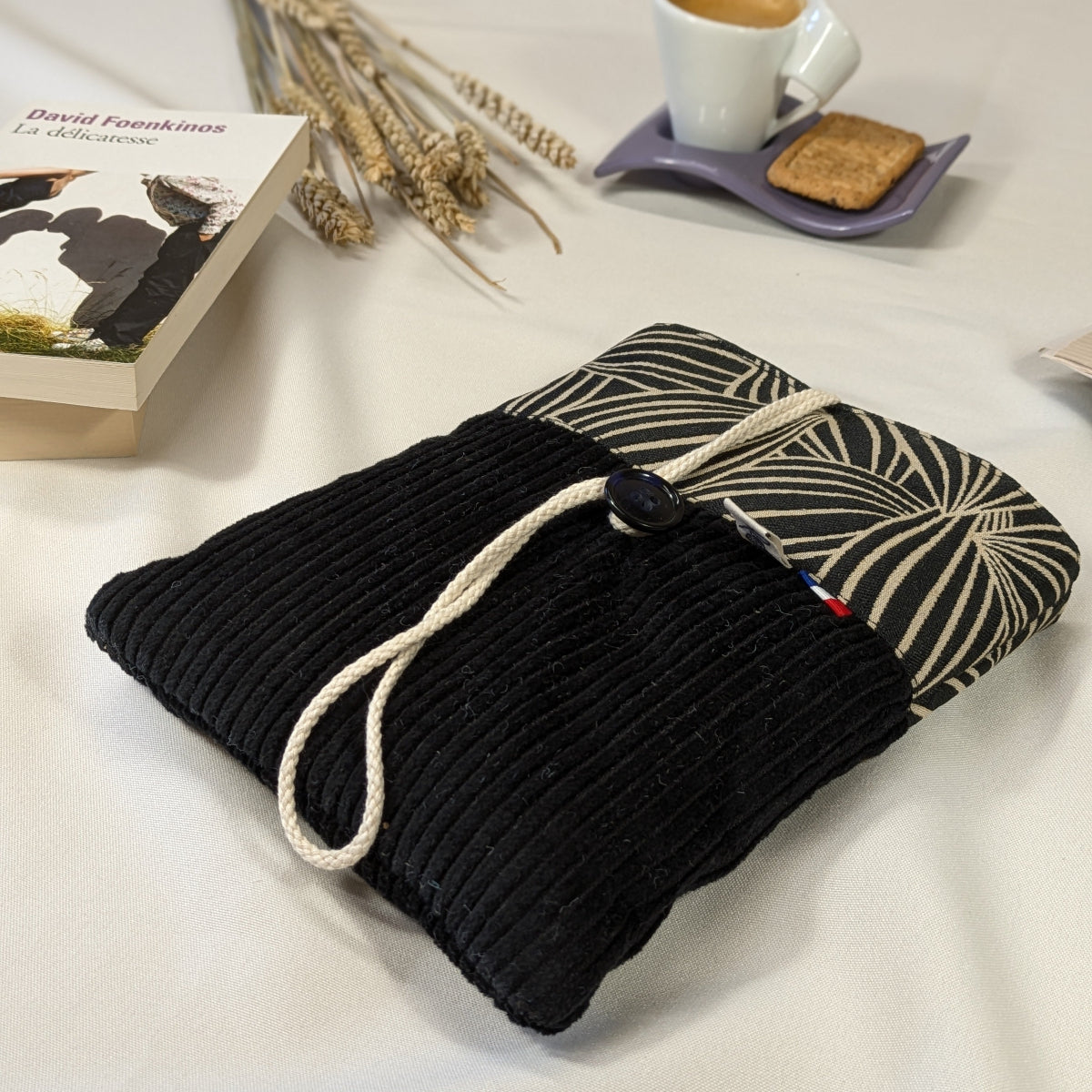 Petite pochette à livre, velours côtelé noir Po'fil