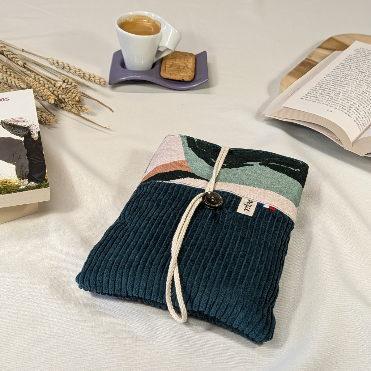Petite pochette à livre, velours côtelé bleu vert Po'fil