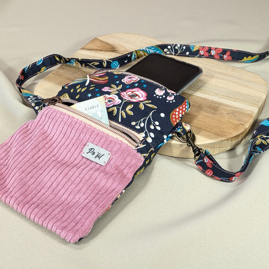 Sac pour téléphone en velours côtelé vieux rose, l'accessoire indispensable pour partir léger